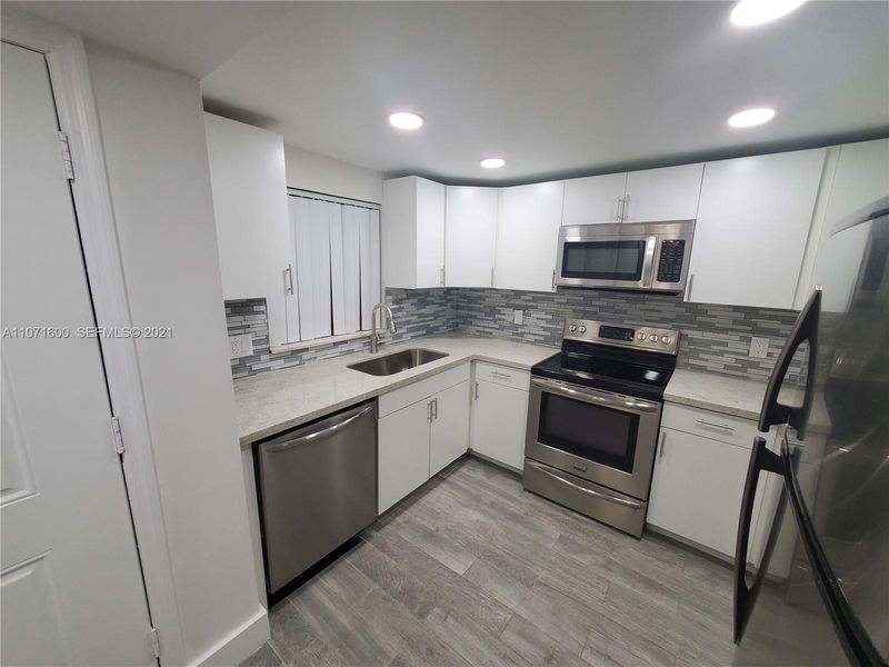 9431 Live Oak Place, Unit 108, Davie, FL 33324