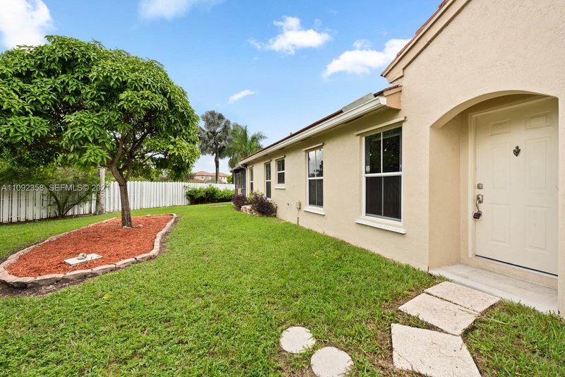1900 Northwest 190th Avenue, Pembroke Pines, FL 33029