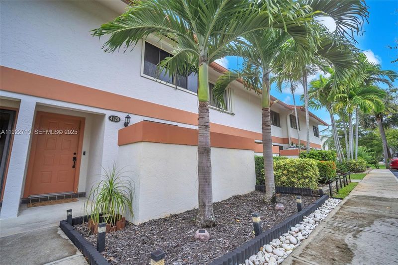 4429 Southwest 70th Terrace, Davie, FL 33314