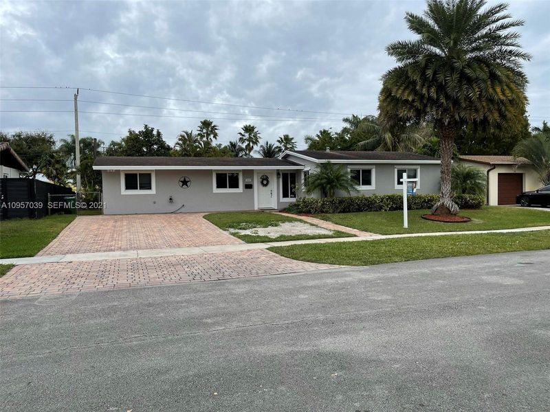 8481 Northwest 185th Terrace, Hialeah, FL 33015